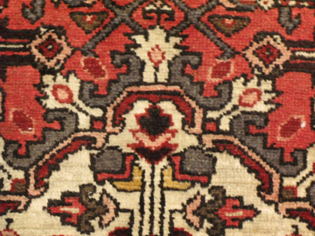 5' 6" x 10' 2" Persian Hosseinabad Rug image 5