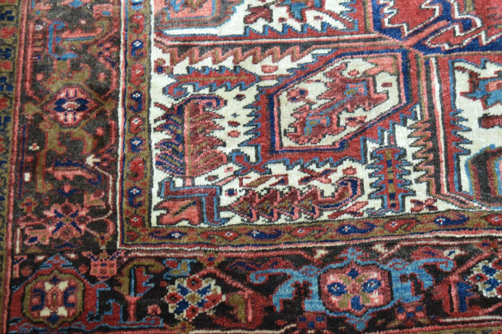 7' 8" x 10' 6" Persian Heriz Rug image 6