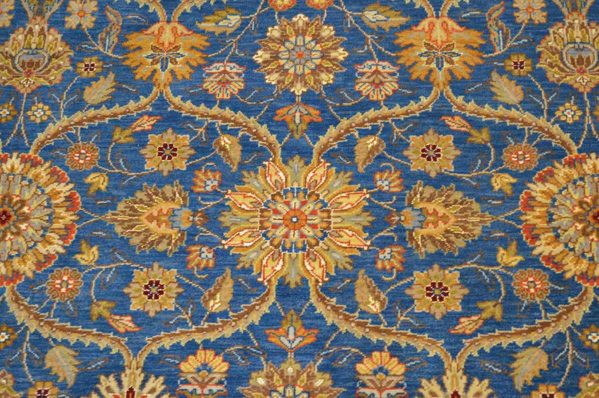 8' 1" x 10' 1" India Agra Rug image 9