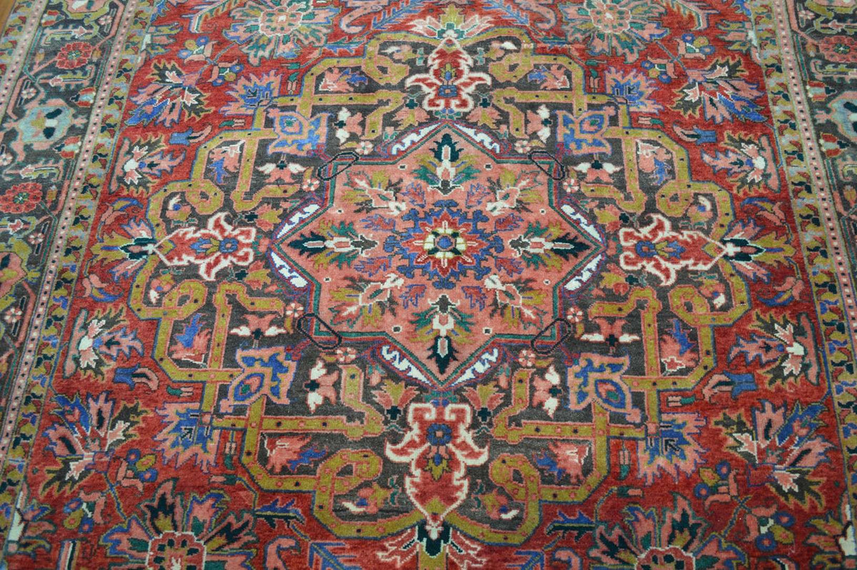 7' 7" x 11' 3" Persian Heriz Rug image 2