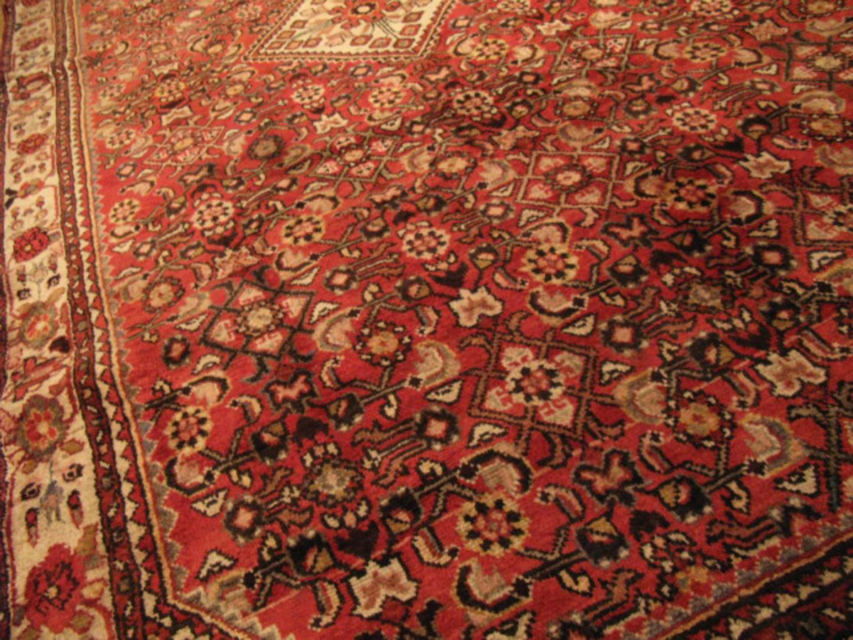 5' 3" x 10' 9" Persian Hosseinabad Rug image 9