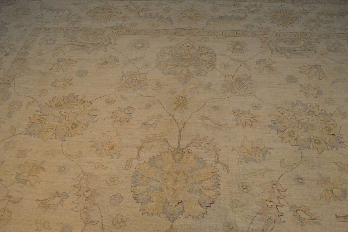 10' 2" x 13' 9" Pakistan Peshawar Rug image 7