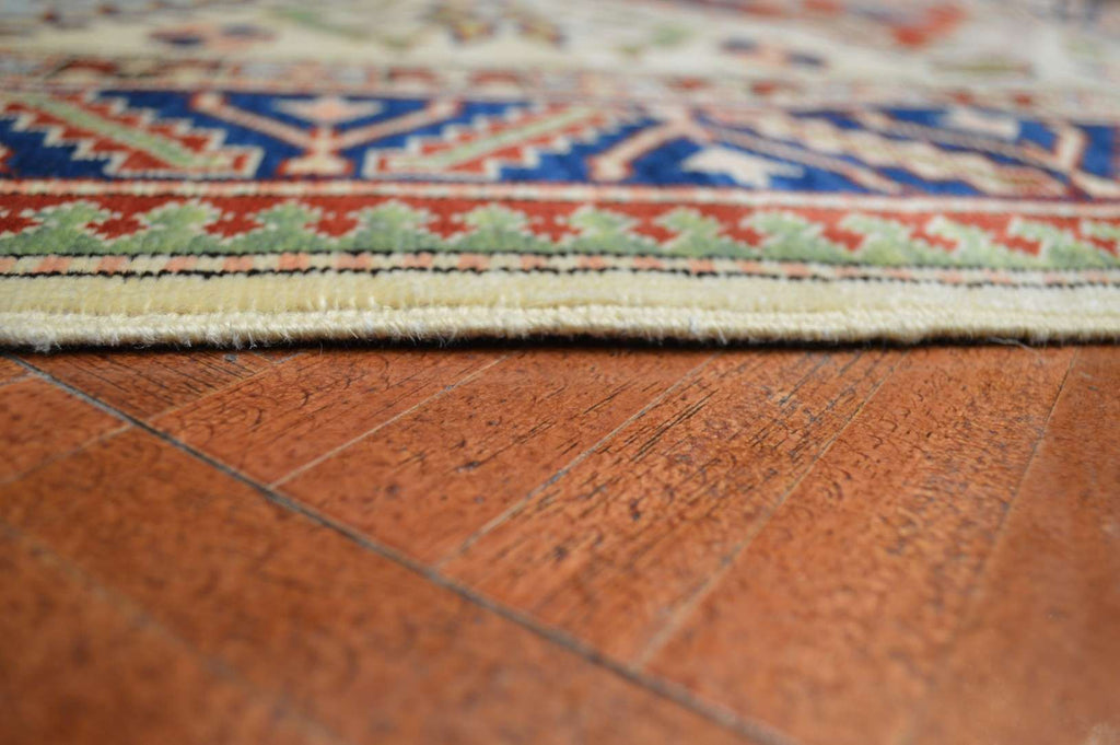 4' 1" x 5' 3" Pakistan Shirvan Rug image 10