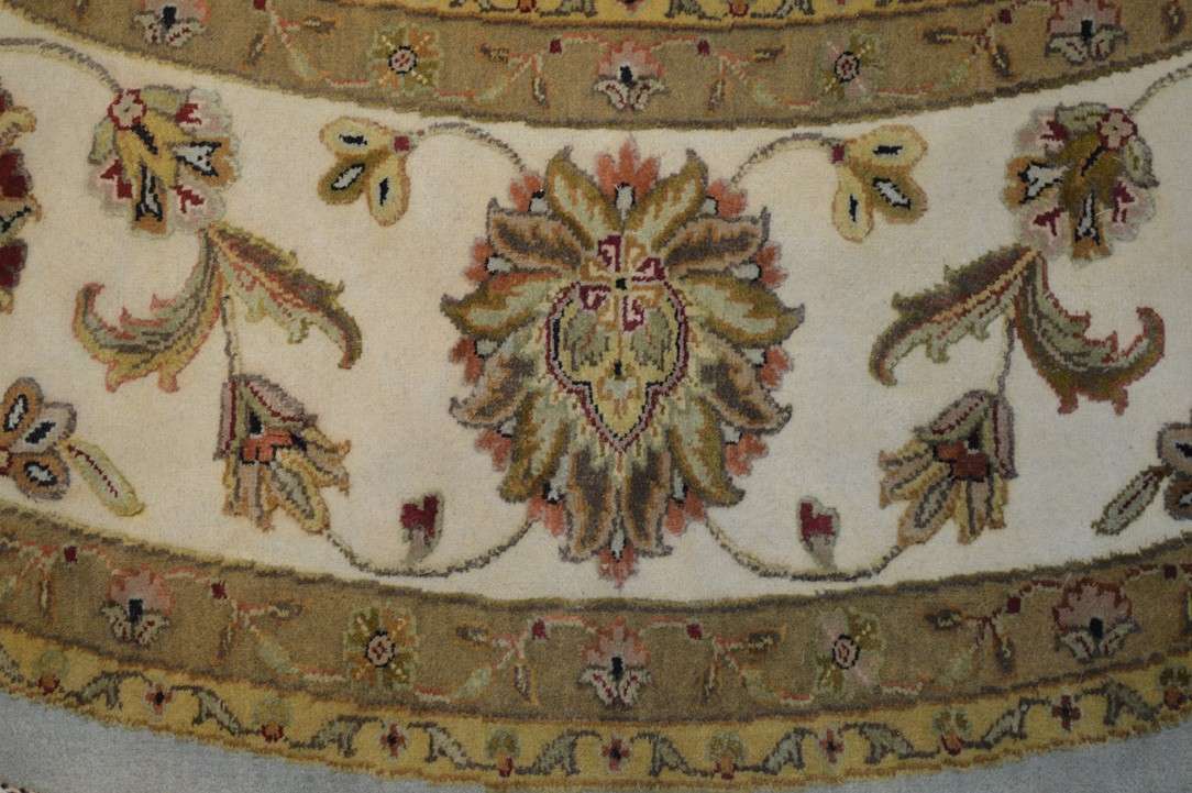 9' 3" x 9' 2" India Jaipur Round Rug image 6
