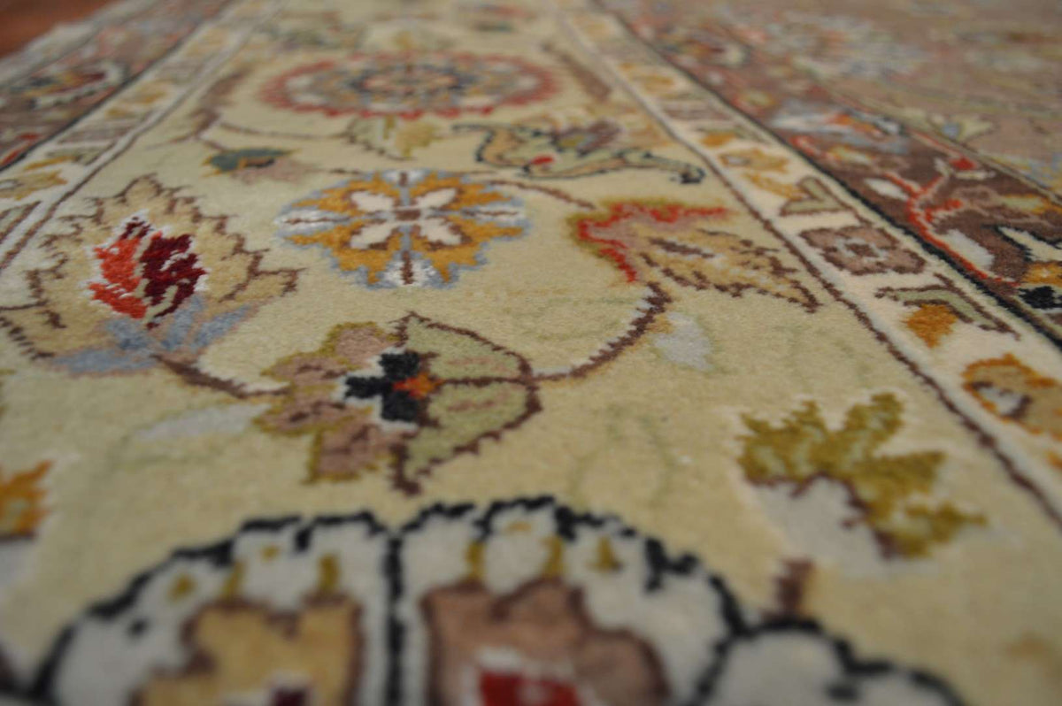 7' 8" x 9' 9" India Agra Rug image 1