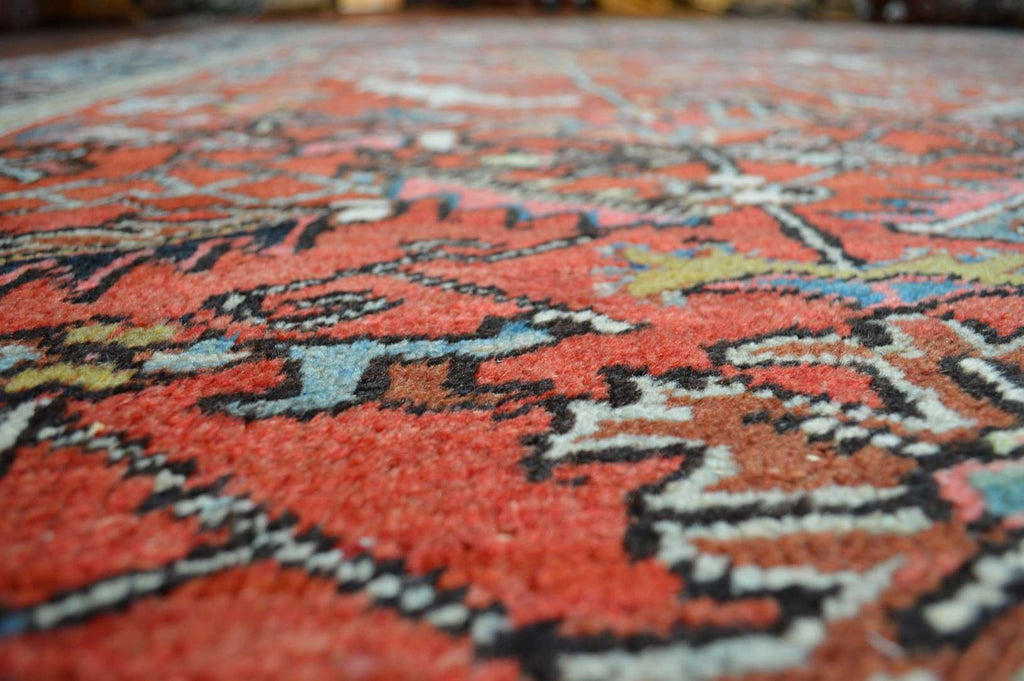 8' 4" x 11' 6" Persian Heriz Rug image 6