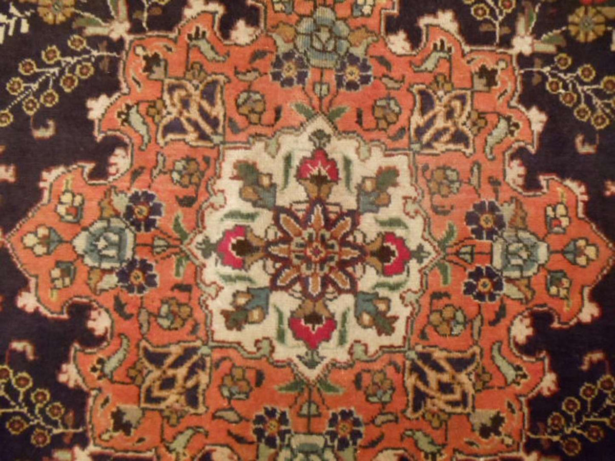 7' 0" x 9' 1" Persian Tabriz Rug image 5
