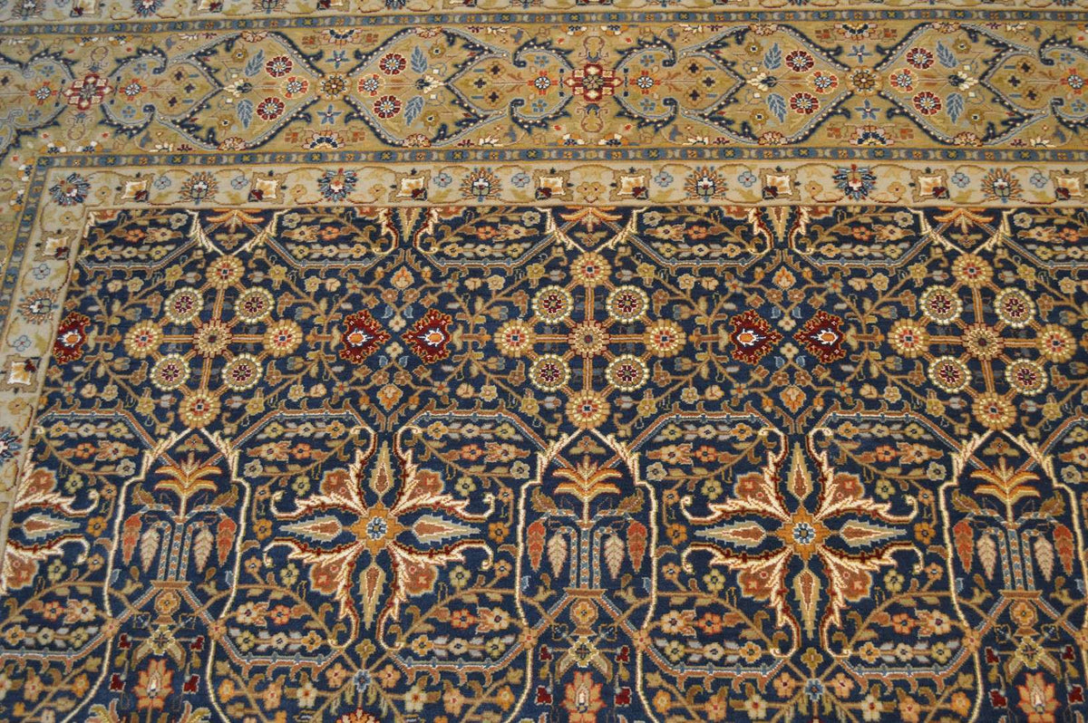 8' 1" x 8' 1" India Agra Square Rug image 8