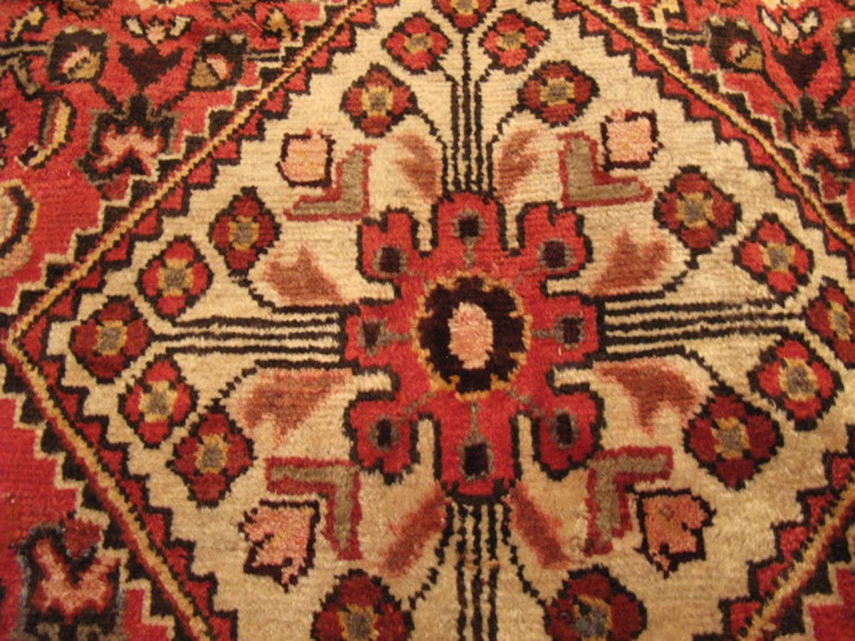 5' 3" x 10' 9" Persian Hosseinabad Rug image 3