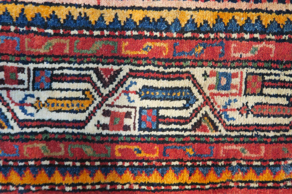 3' 7" x 5' 1" Persian Hamadan Rug image 9