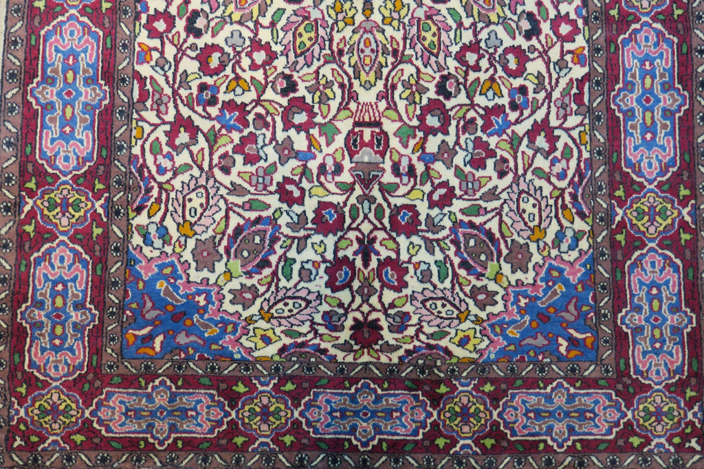 3' 0" x 5' 1" Persian Sarouk Rug image 9
