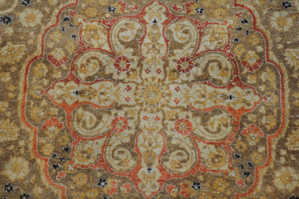 4' 2" x 6' 1" Pakistan Mogul Rug image 7