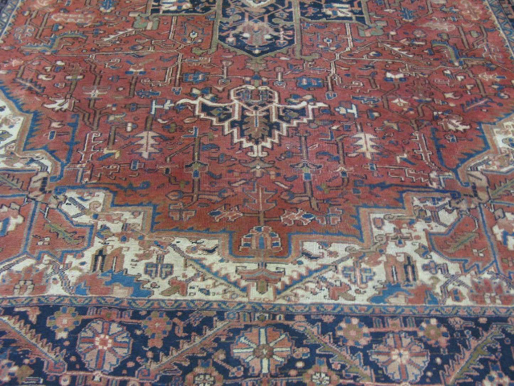 9' 6" x 12' 1" Persian Heriz Rug image 3