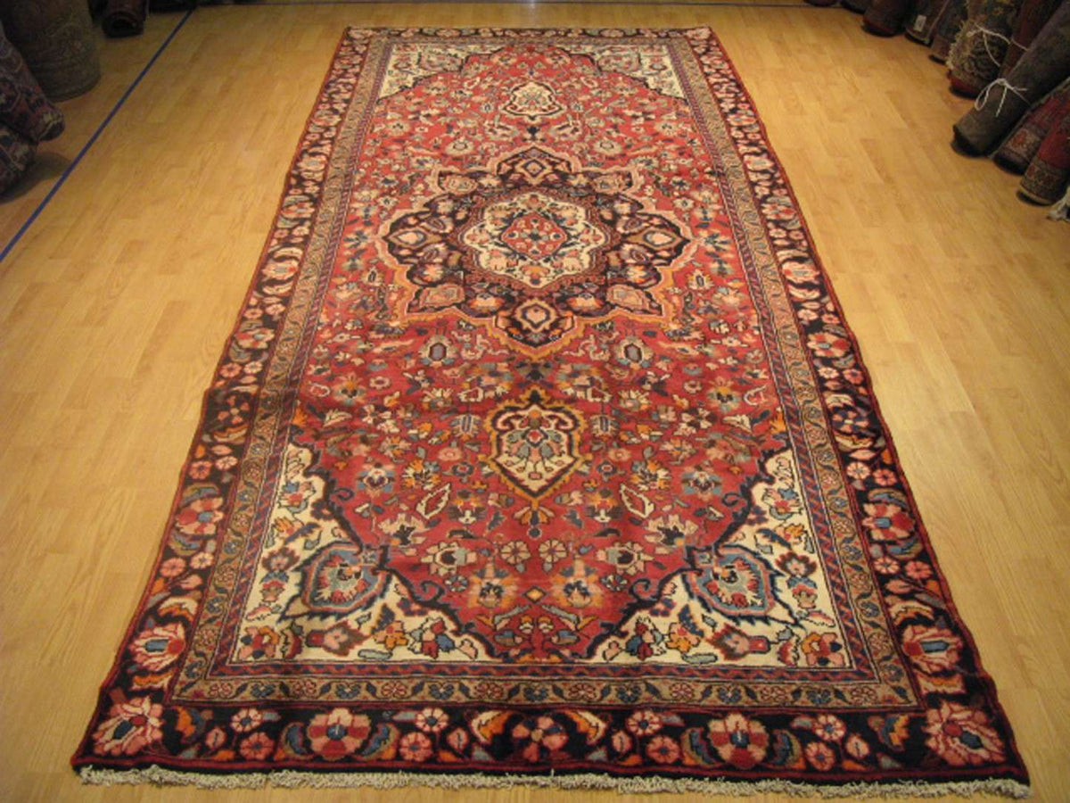 4' 9" x 10' 9" Persian Lilihan Runner image 1
