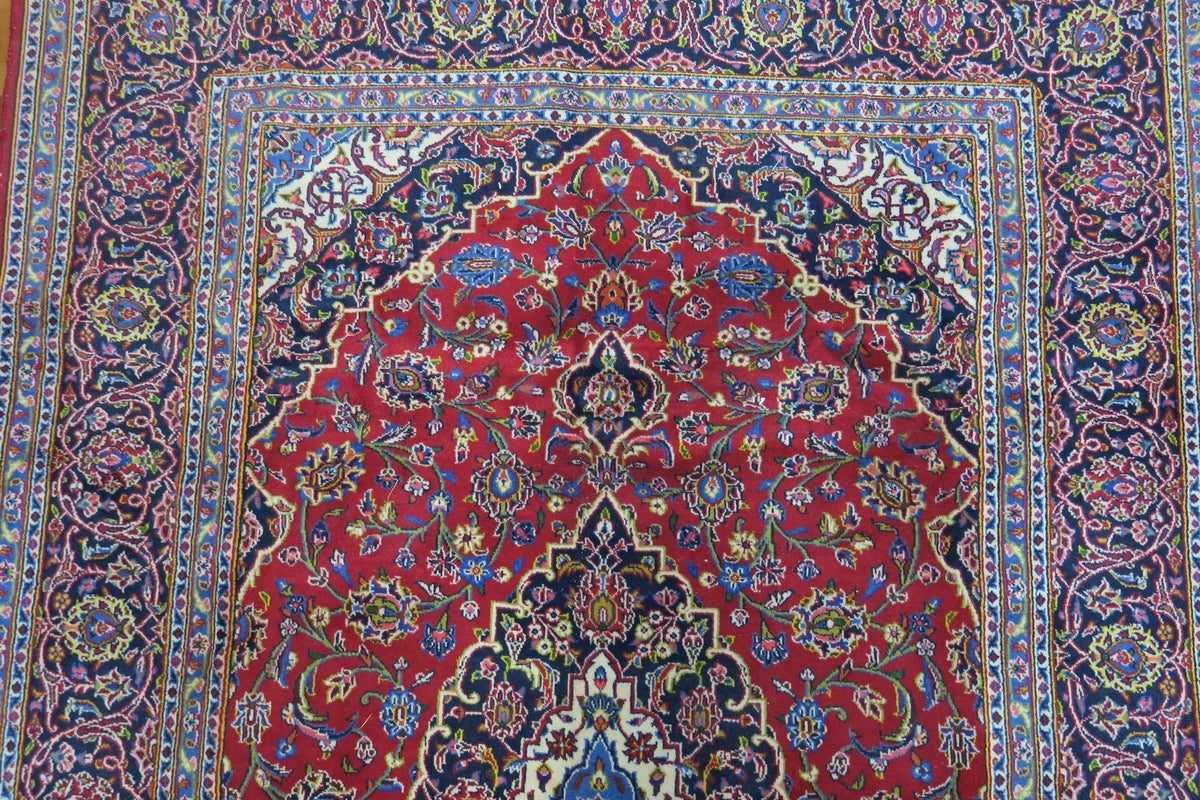 6' 5" x 9' 5" Persian Kashan Rug image 4