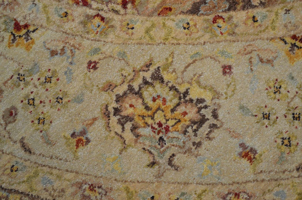 7' 9" x 8' 0" India Sultanabad Round Rug image 6