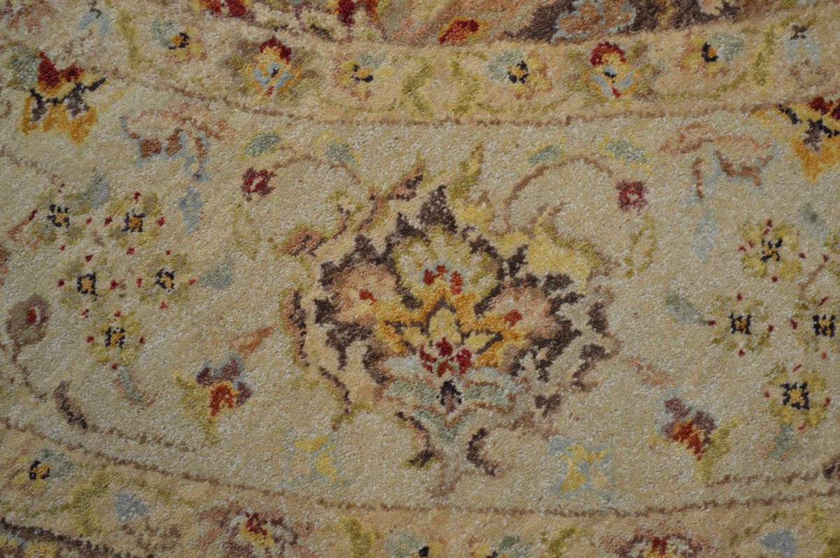 7' 9" x 8' 0" India Sultanabad Round Rug image 6