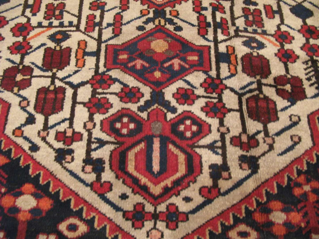 5' 1" x 10' 0" Persian Bakhtiari Rug image 6