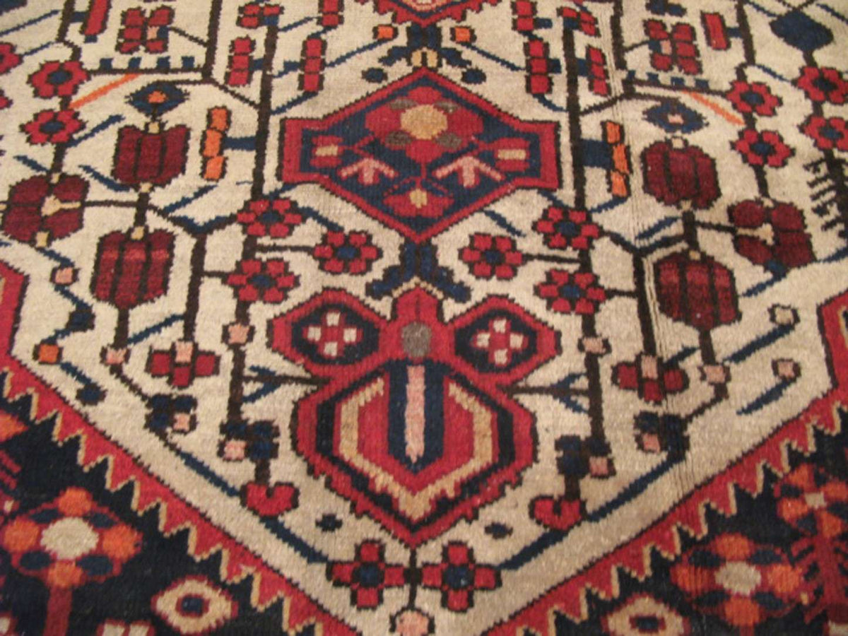 5' 1" x 10' 0" Persian Bakhtiari Rug image 6