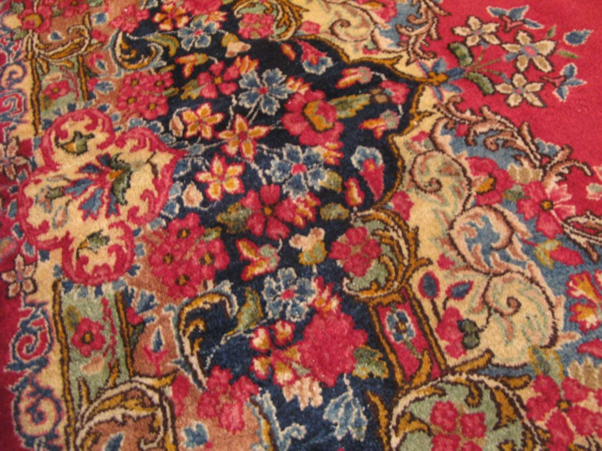 9' 1" x 16' 7" Persian Lavar Rug image 7
