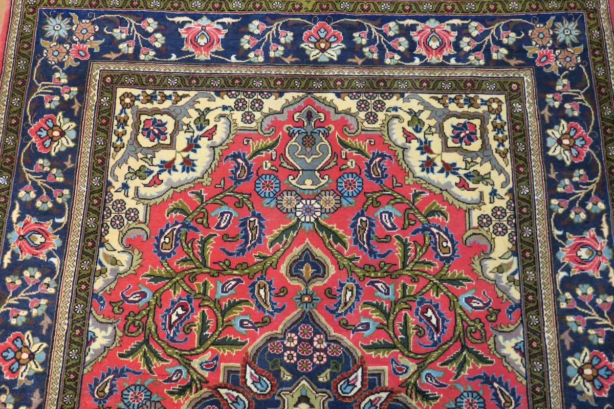 3' 6" x 5' 2" Persian Qum Rug image 5