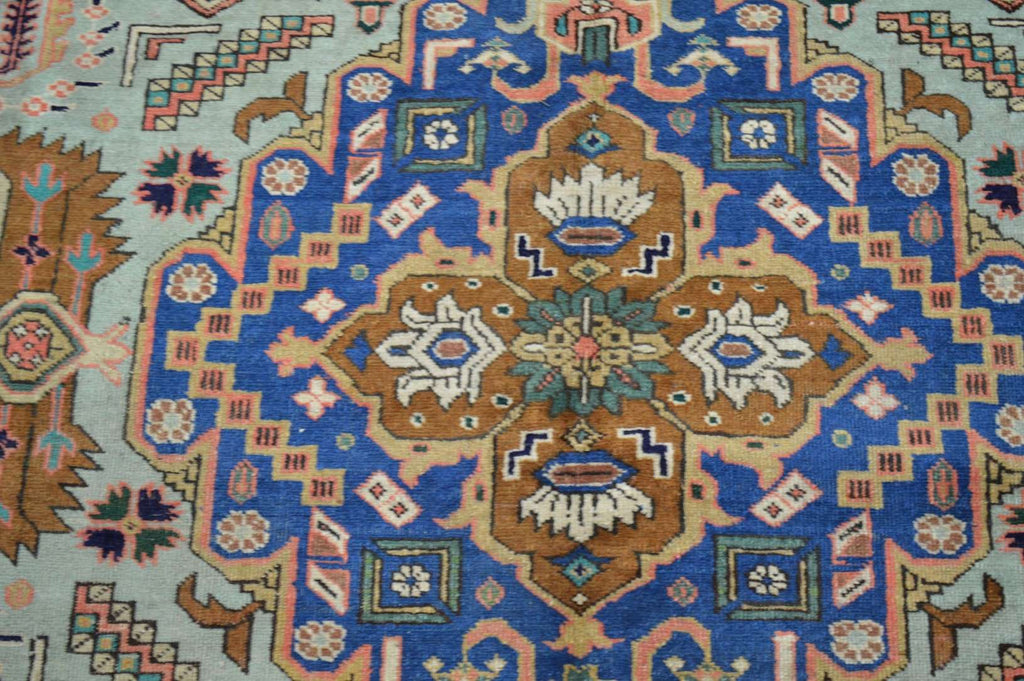 6' 2" x 10' 0" Caucasian Shirvan Rug image 9