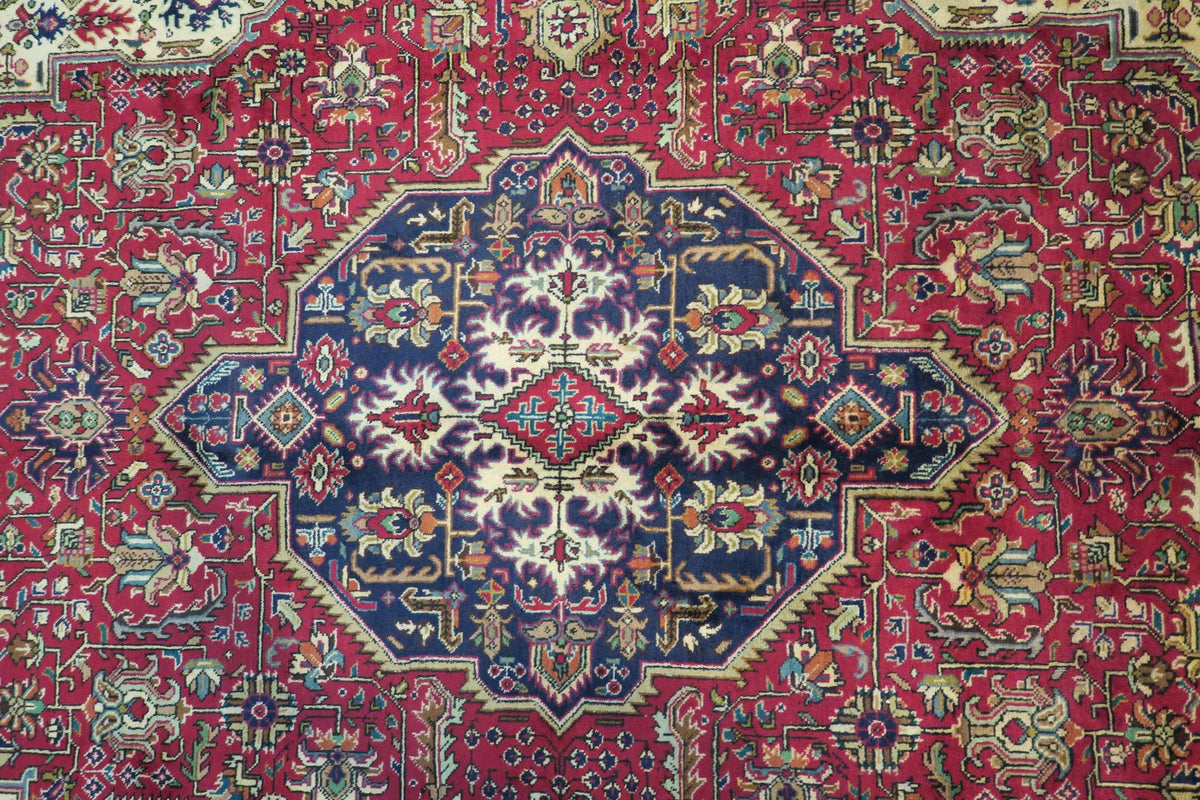 6' 6" x 6' 9" Persian Tabriz Rug image 4