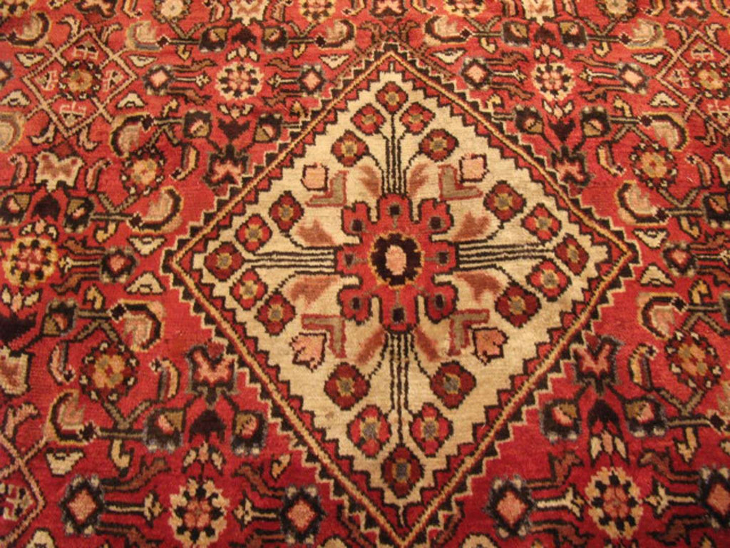 5' 3" x 10' 9" Persian Hosseinabad Rug image 5