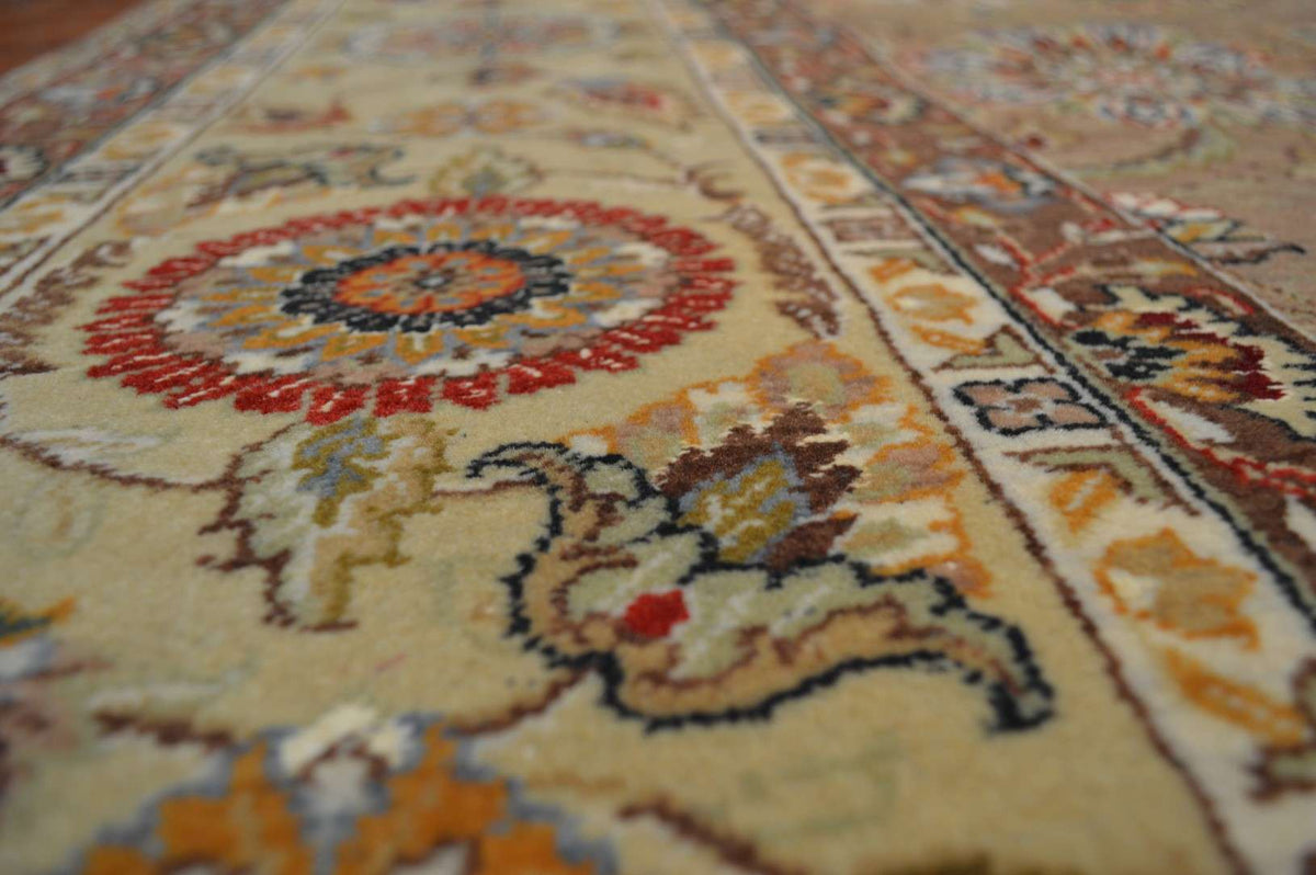 9' 0" x 11' 9" India Agra Rug image 8