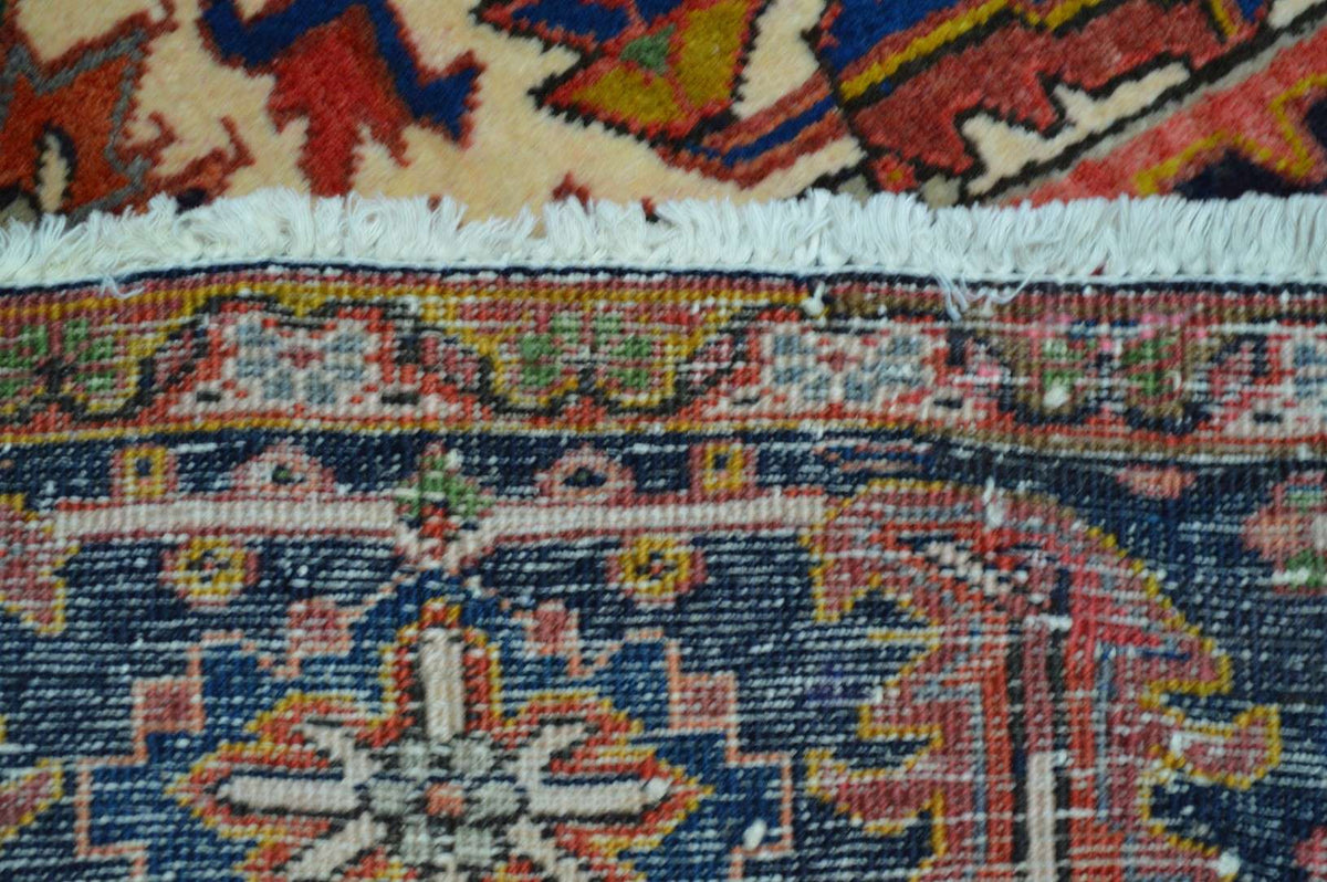 8' 0" x 10' 7" Persian Heriz Rug image 12