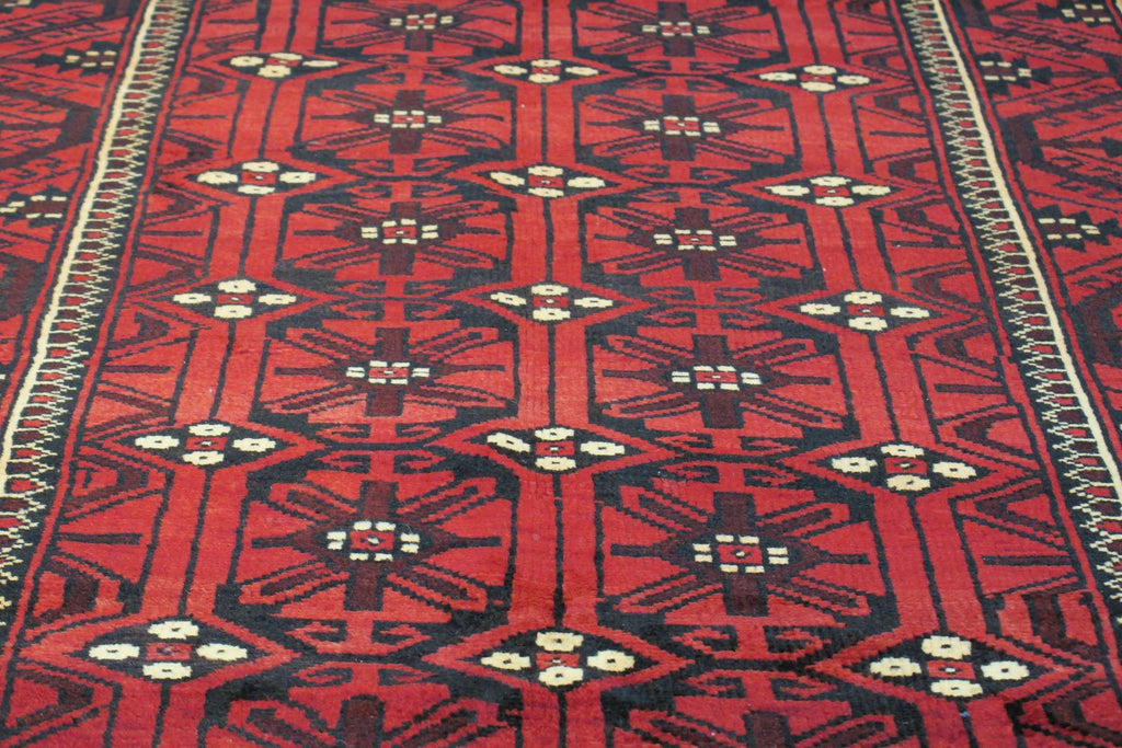 3'5'' x 7'0'' Persian Baluch Rug image 6