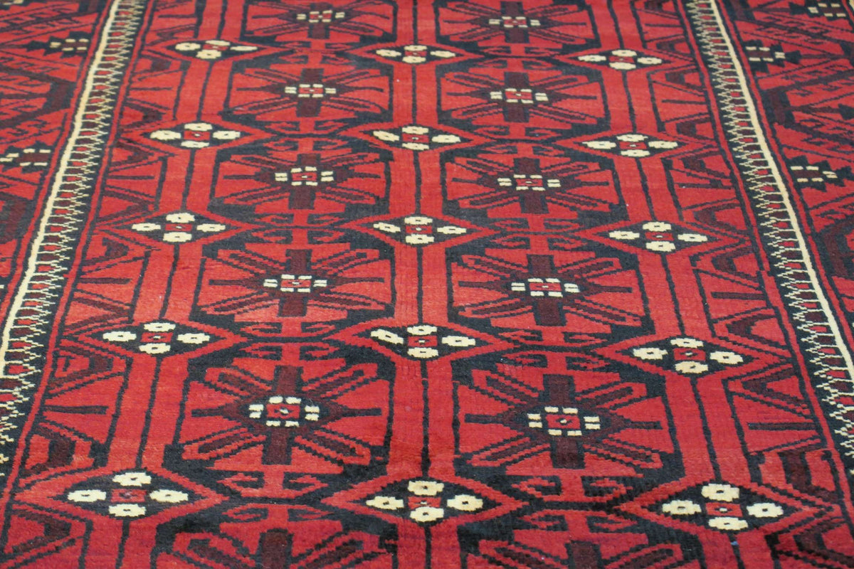 3'5'' x 7'0'' Persian Baluch Rug image 6