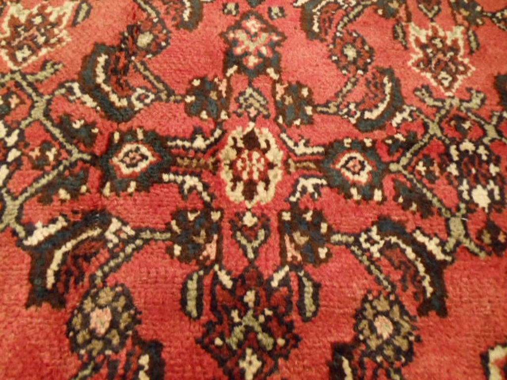 6' 9" x 10' 3" Persian Hosseinabad Rug image 6