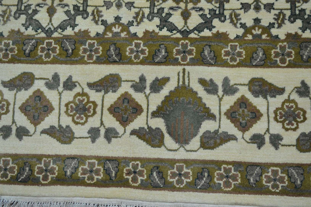 6' 0" x 9' 0" India Tabriz Rug image 9