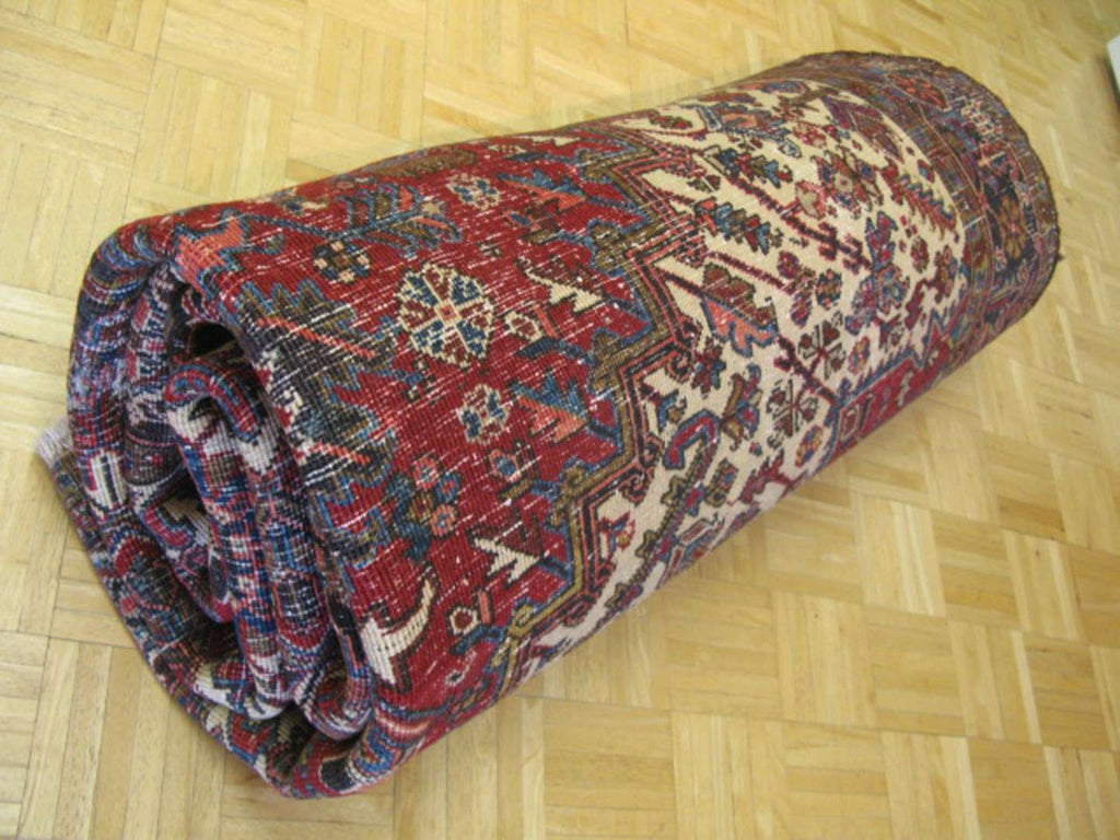 7' 9" x 10' 9" Persian Heriz Rug image 11