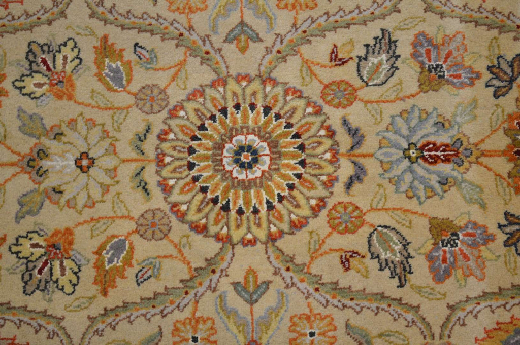 9' 0" x 11' 8" India Agra Rug image 4