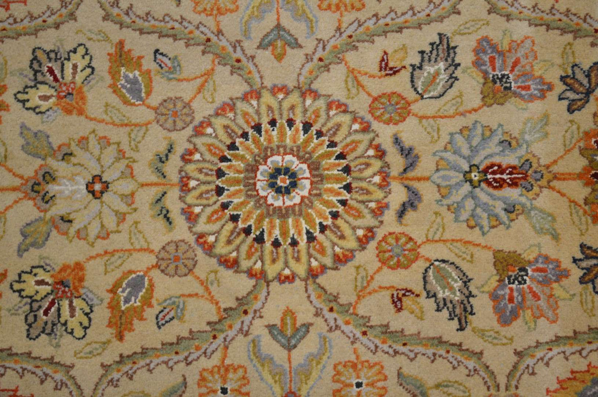 9' 0" x 11' 8" India Agra Rug image 4