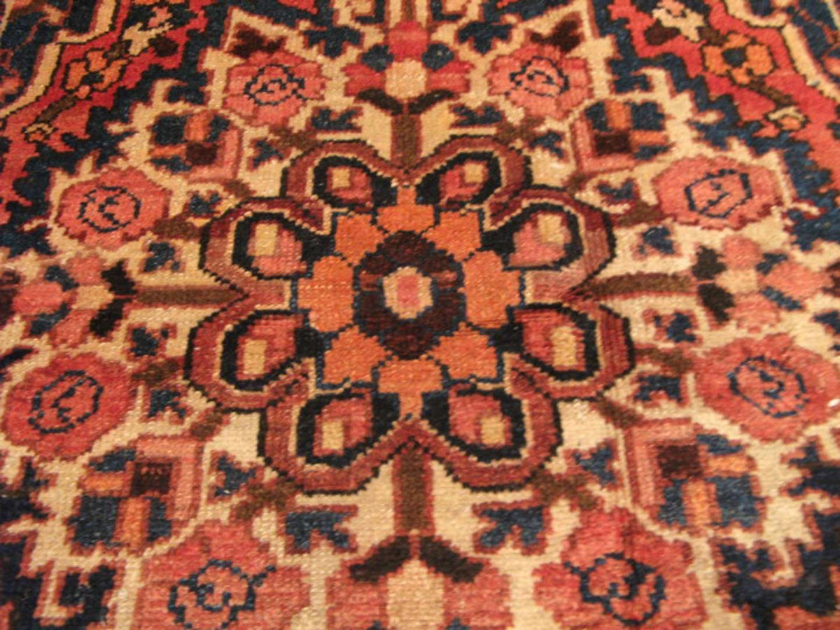 4' 2" x 6' 7" Persian Bakhtiari Rug image 4