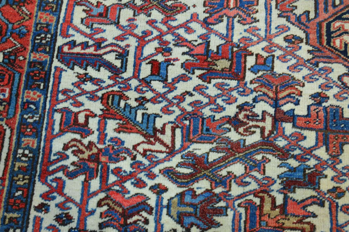 8' 3" x 11' 7" Persian Heriz Rug image 3
