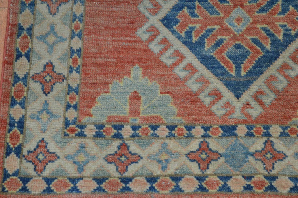 2' 7" x 4' 1" Pakistan Kazak Rug image 5
