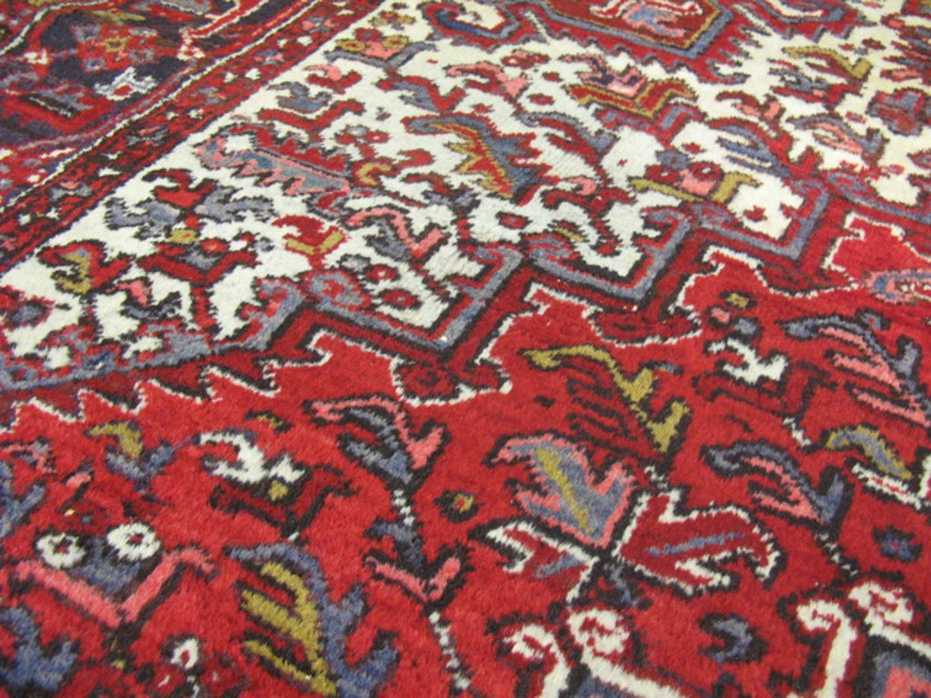 7' 9" x 10' 3" Persian Heriz Rug image 4