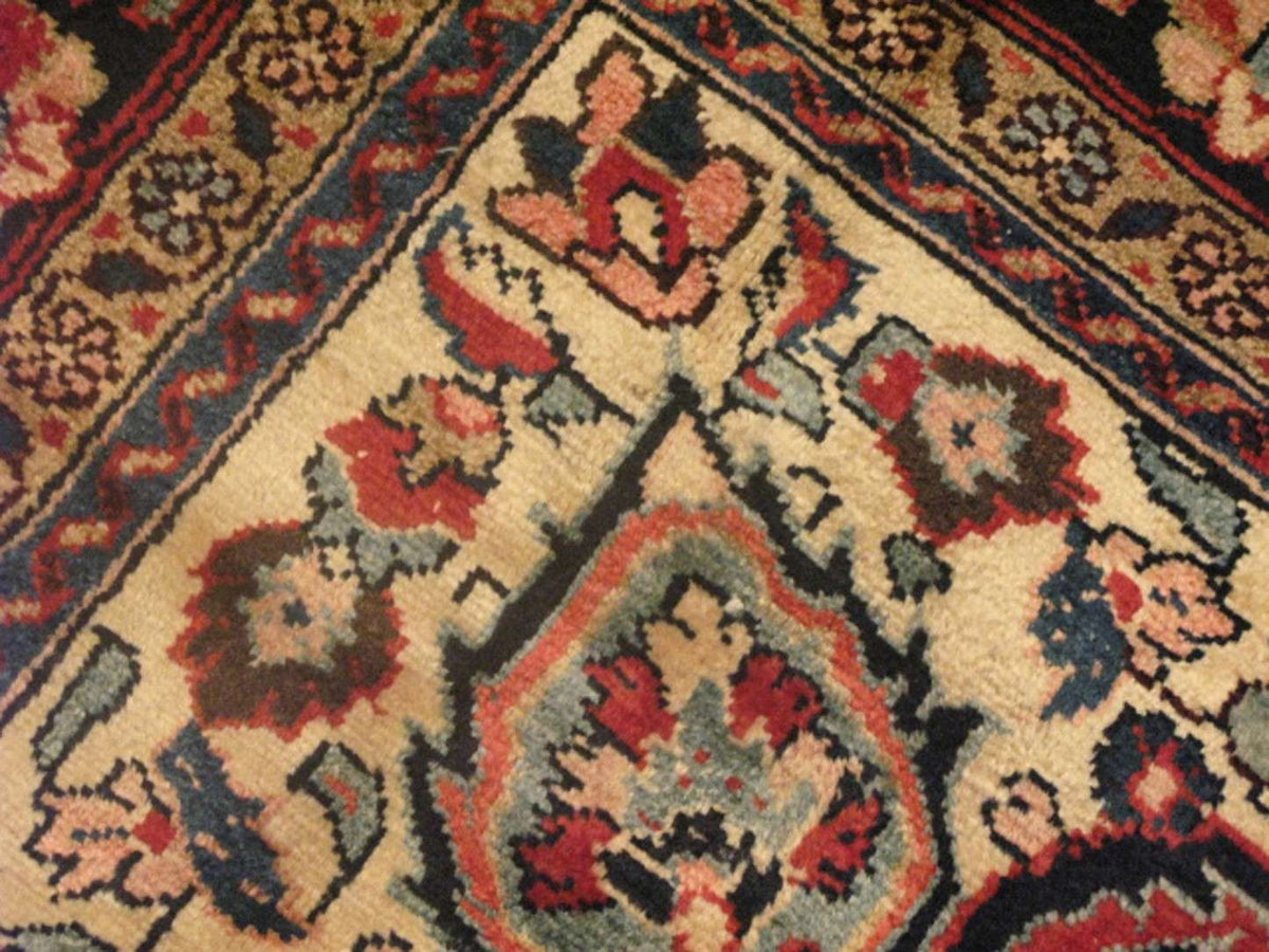 4' 9" x 10' 9" Persian Lilihan Runner image 6