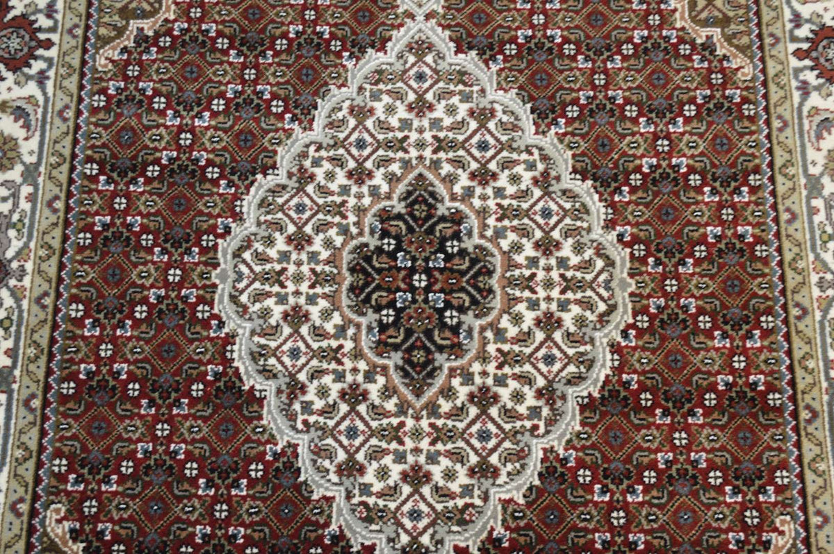 4' 0" x 6' 1" India Bijar Rug image 3