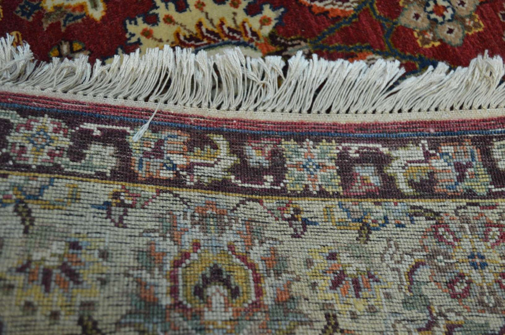 4' 0" x 5' 9" India Agra Rug image 12