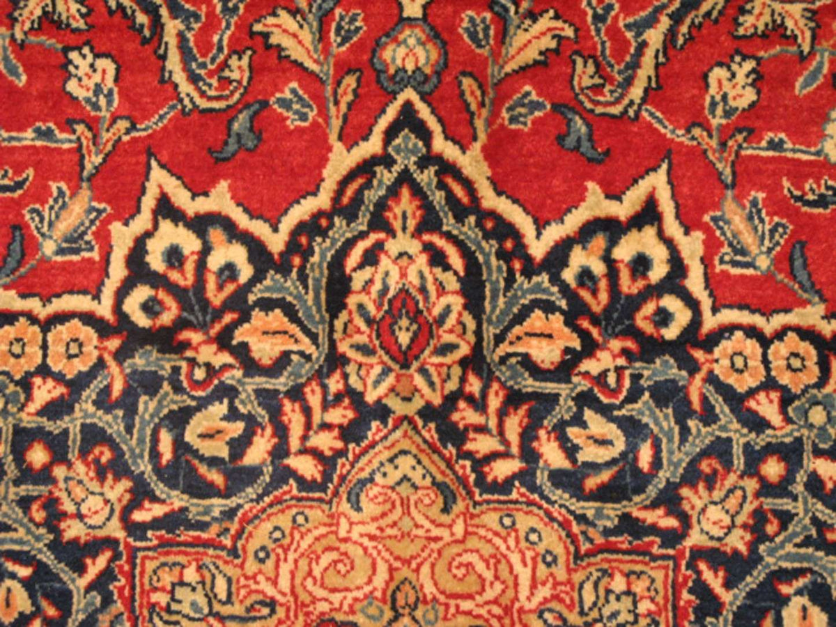 8' 9" x 12' 9" Persian Sarouk Rug image 6