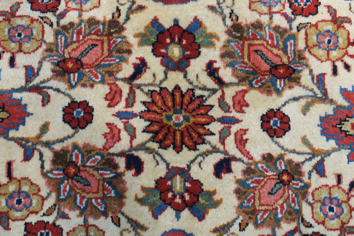 10' 3" x 13' 6" Persian Sarouk Rug image 8