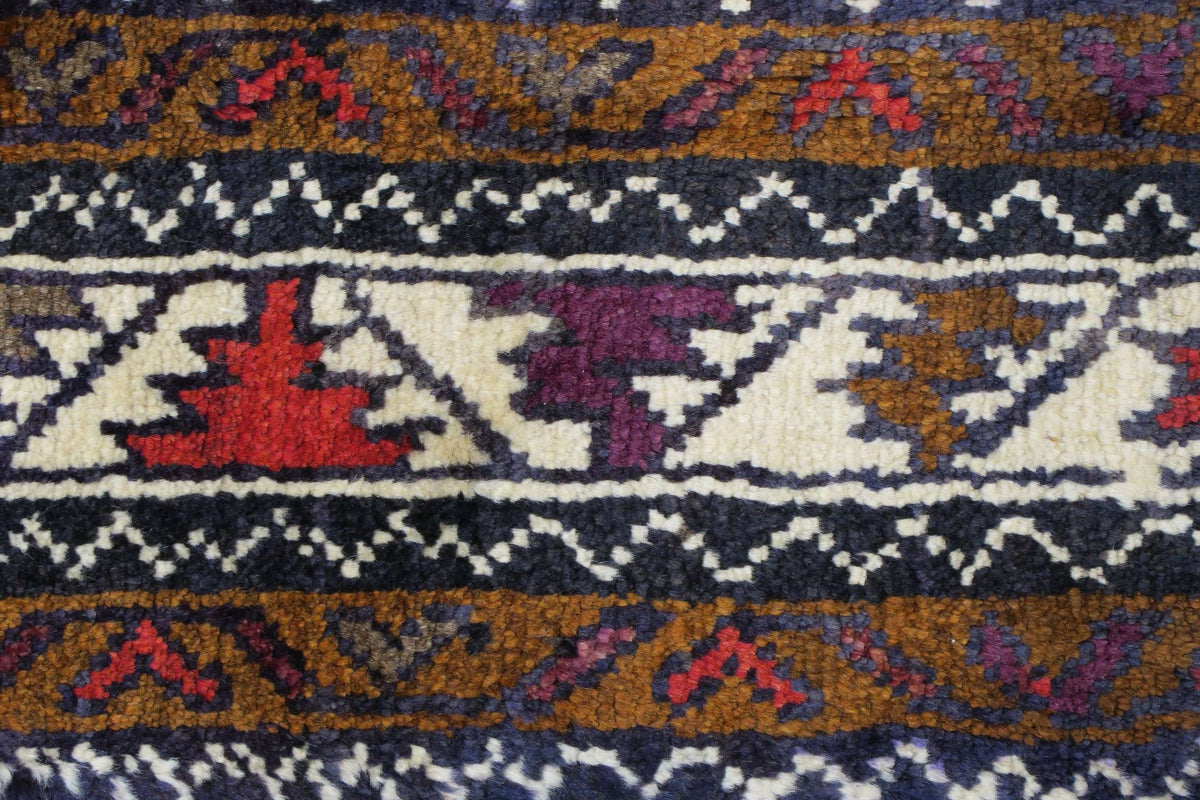 5' 2" x 7' 9" Persian Hamadan Rug image 9