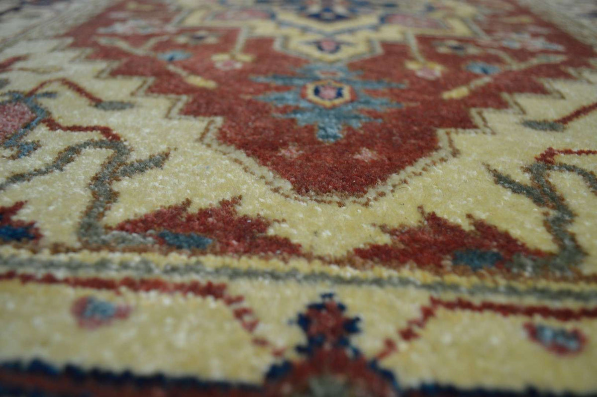 2' 0" x 3' 0" India Serapi Rug image 7