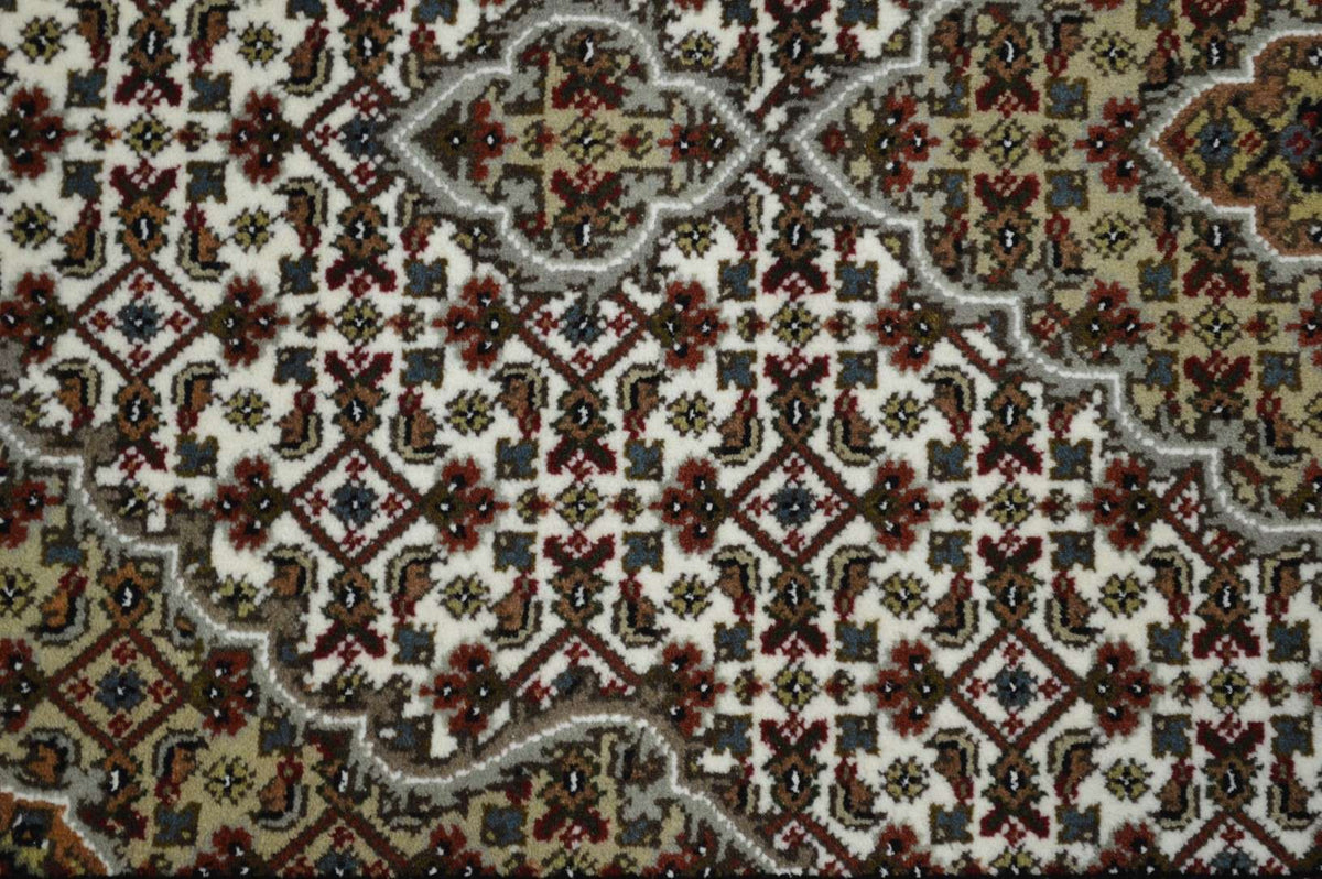3' 1" x 5' 2" India Bijar Rug image 4