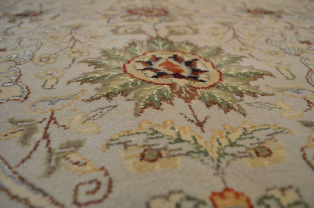 8' 1" x 10' 2" India Agra Rug image 8